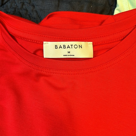 Aritzia everyday T shirt bundle. - Picture 4 of 10